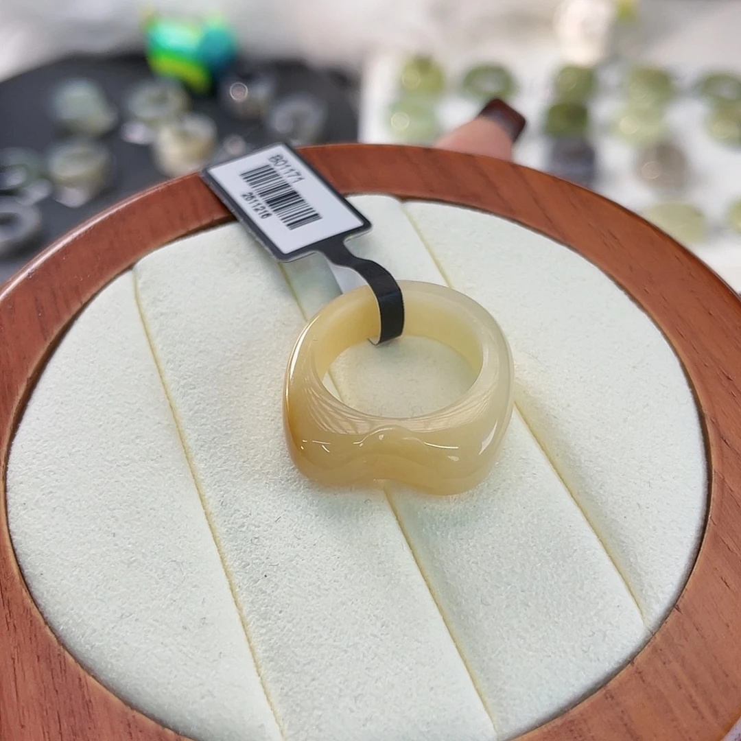 和田玉未镶嵌戒指k26 一口糖猫耳17.4