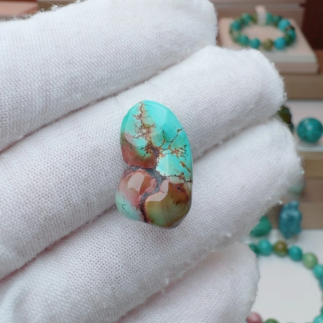 绿松石未镶嵌颈饰