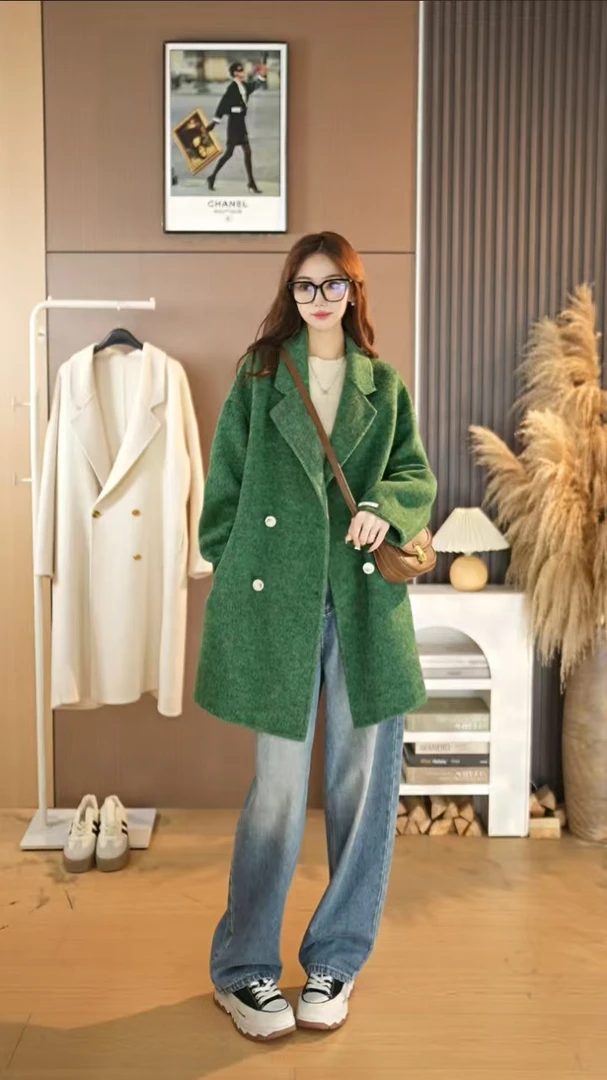 2024新经典四粒扣百搭羊毛羊驼绒中款定制时尚款韩版大衣外套F802