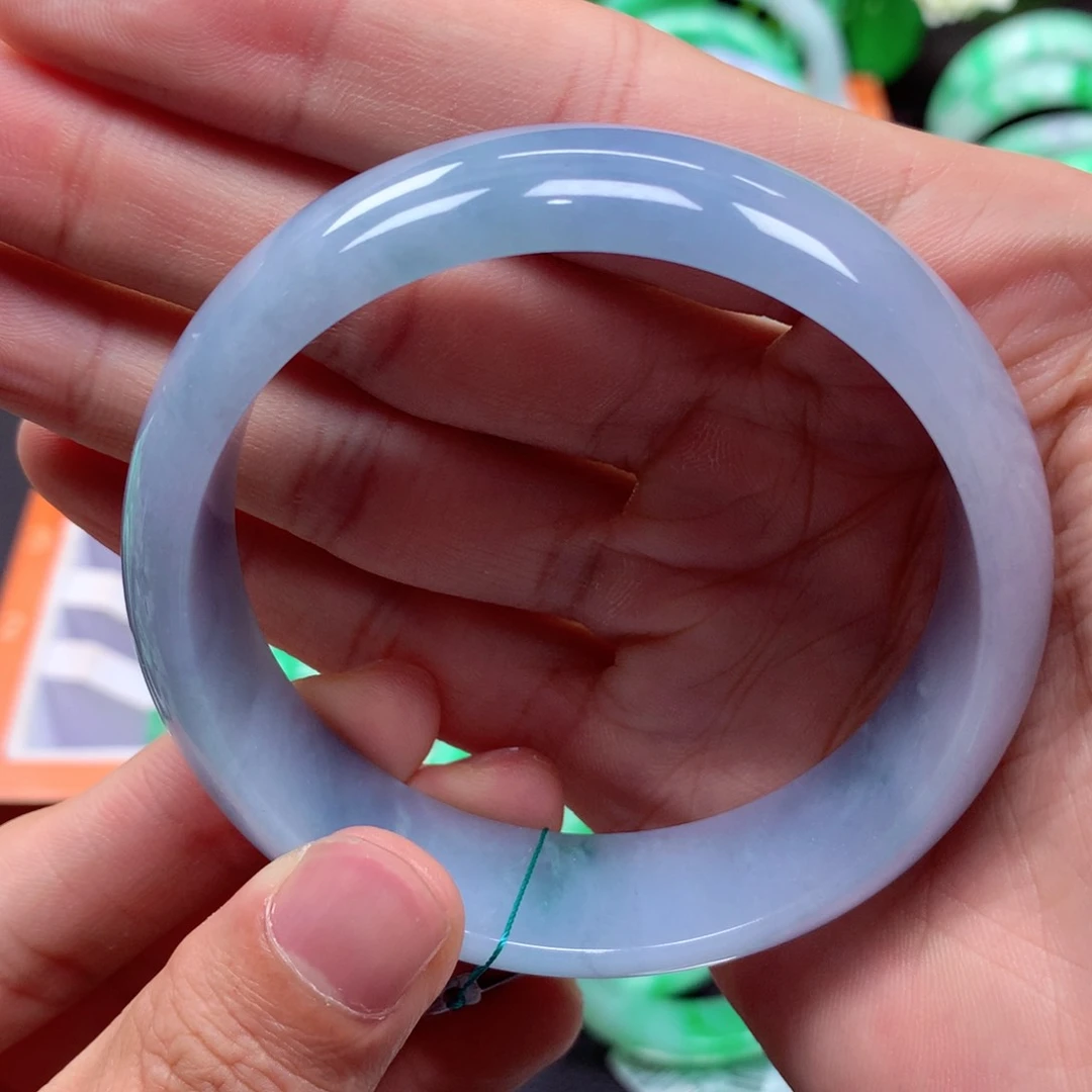 翡翠手镯未镶嵌翡翠手镯