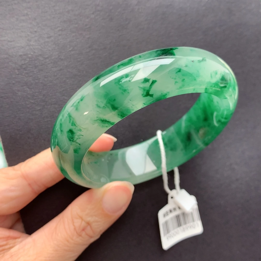 未镶嵌手镯石英质玉