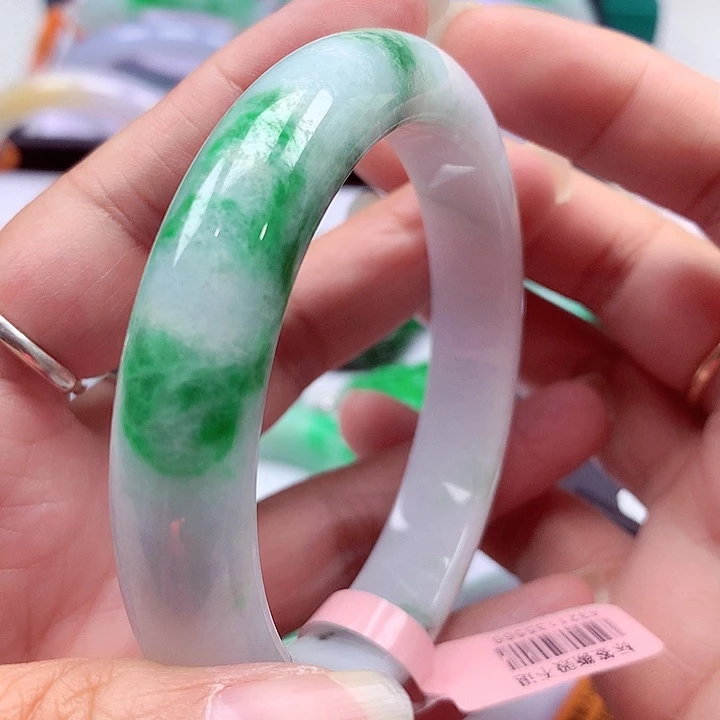 翡翠未镶嵌手镯翡翠