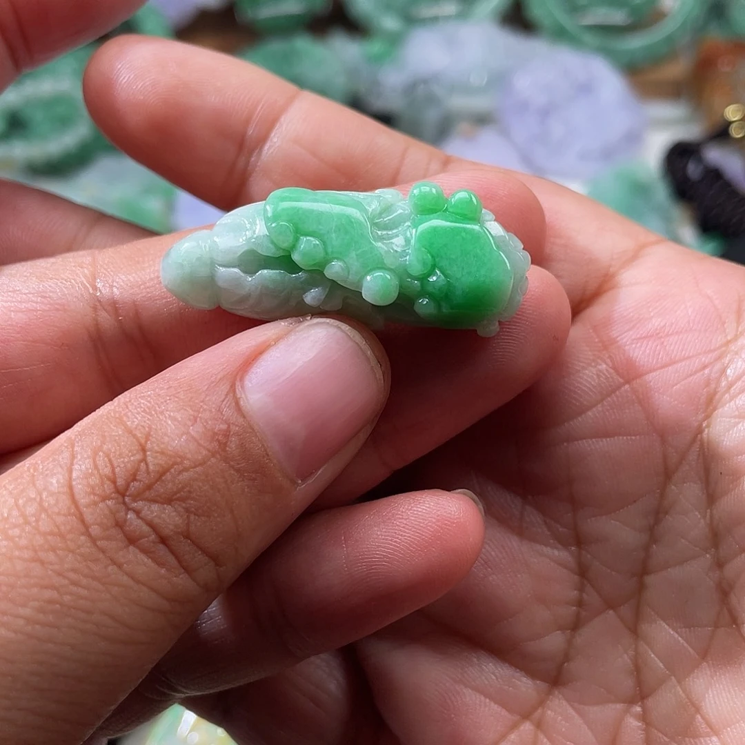 颈饰未镶嵌翡翠一**顺