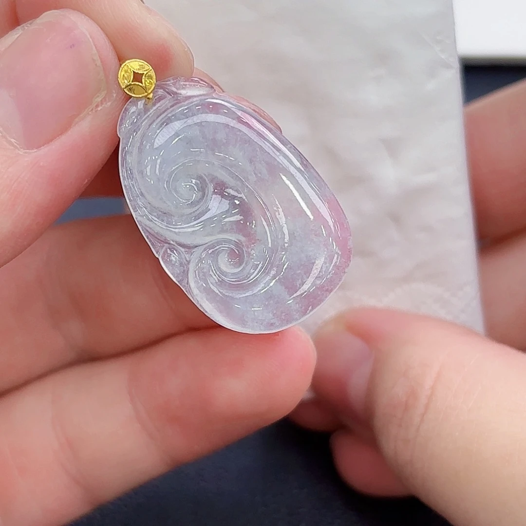 翡翠18K金镶嵌颈饰如意吊坠