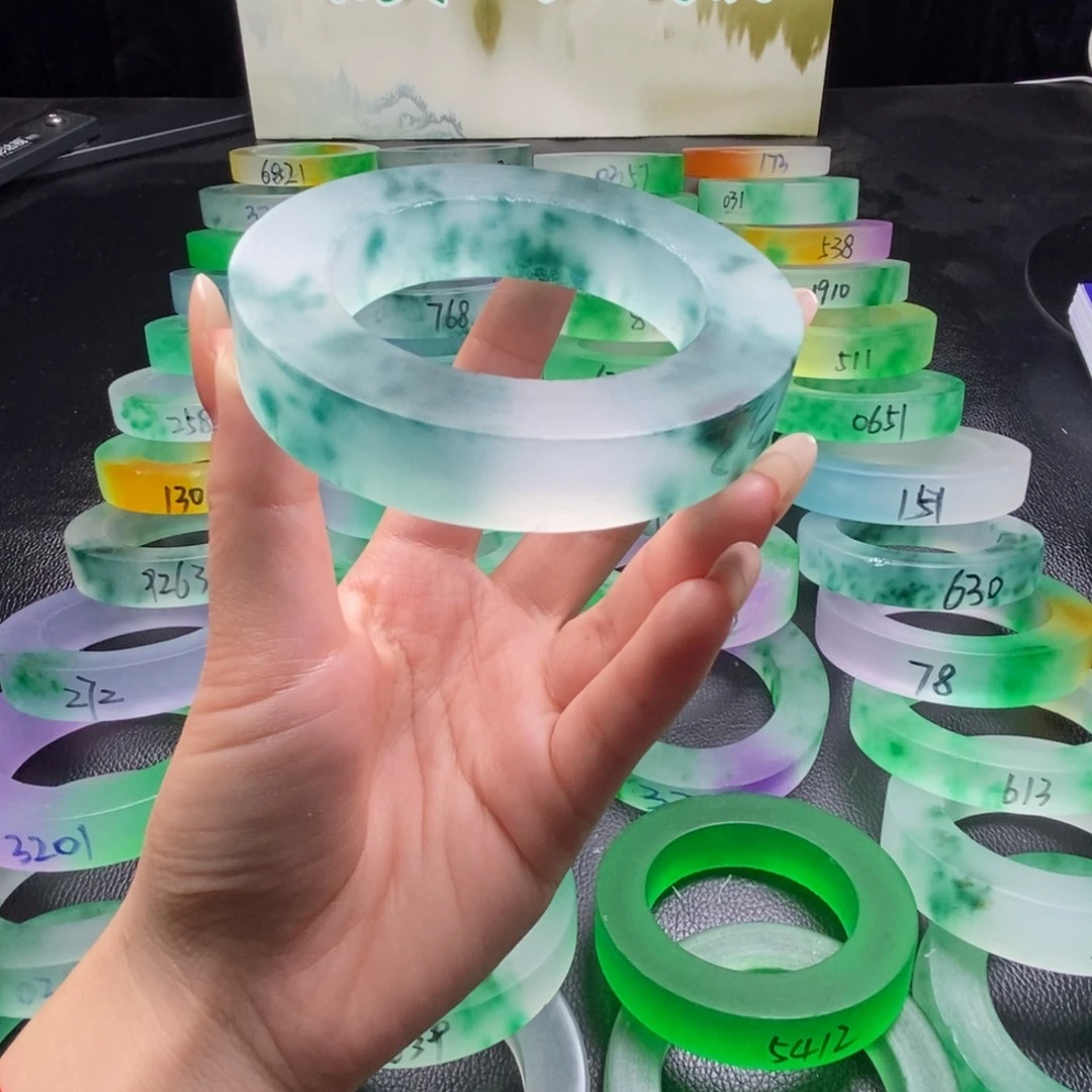 吉***利玉独龙翠百搭手镯