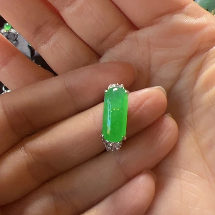 永***度翡翠18K金镶嵌戒指定金