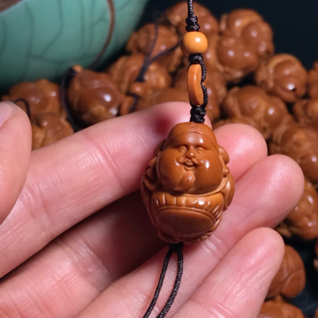 橄榄核雕刻大肚财神挂件文玩老料油核素珠手串隔片脖挂男女情侣款