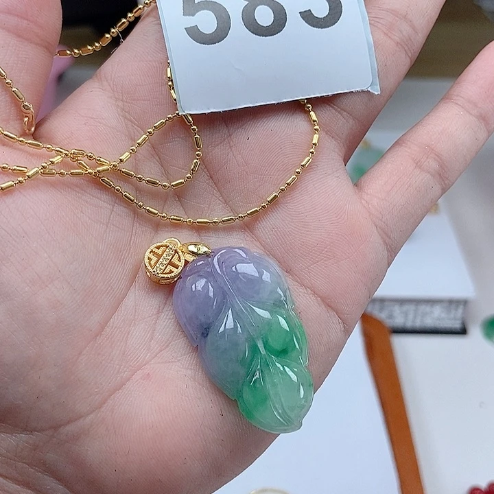 翡翠颈饰未镶嵌吊坠