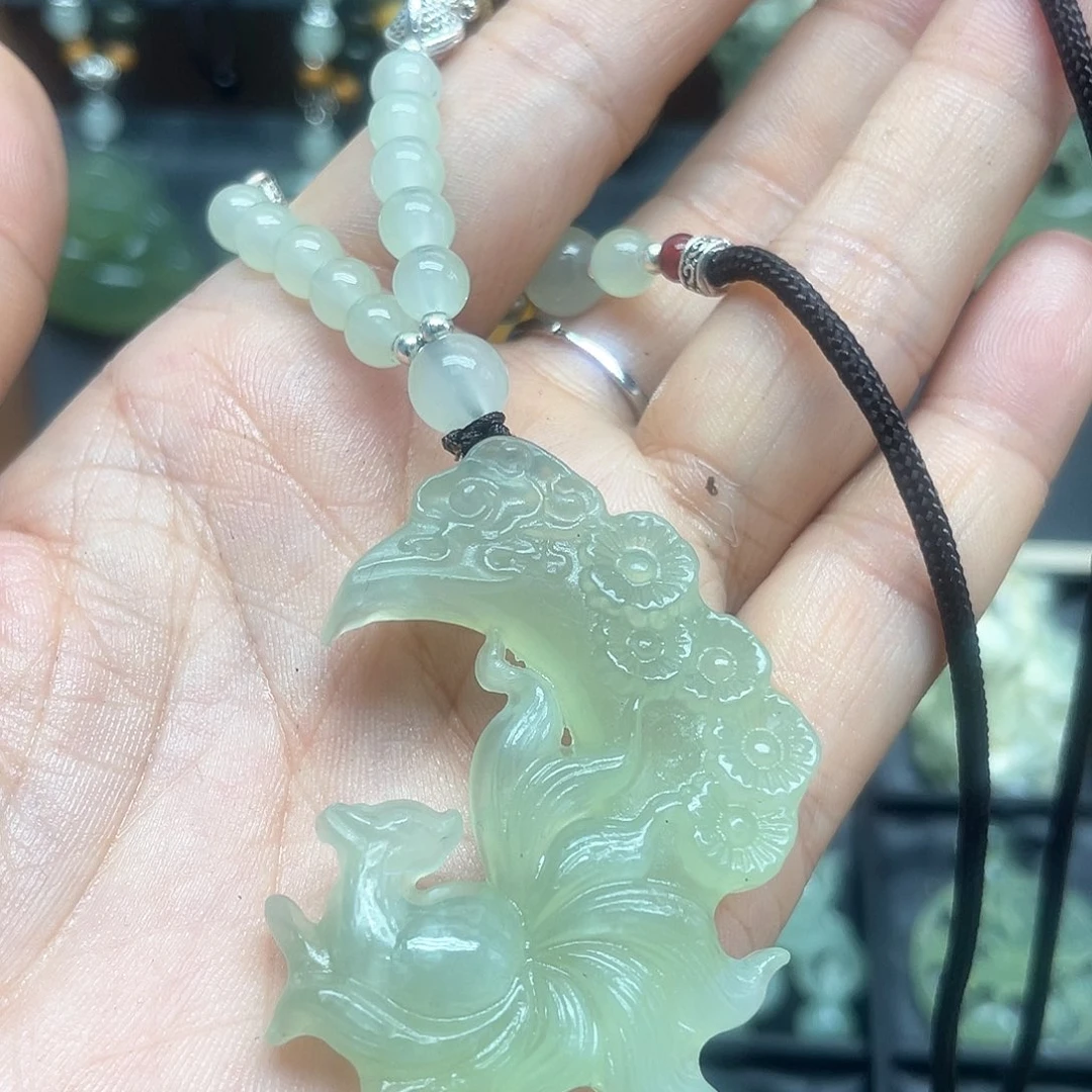 未镶嵌蛇纹石玉颈饰