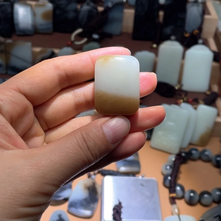 和田玉挂件未镶嵌