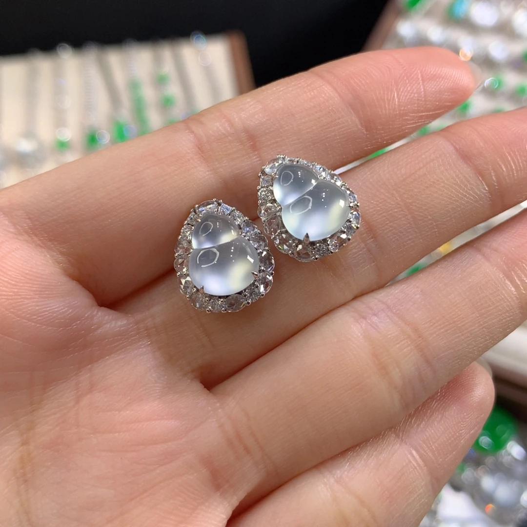 翡翠18K金镶嵌颈饰葫芦耳钉