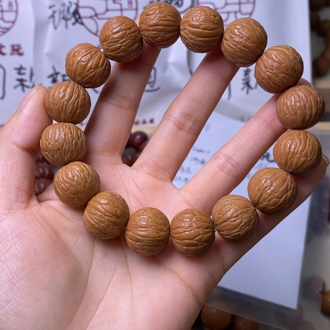 猴头核桃手串凤羽