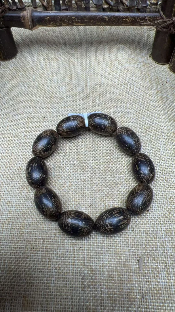 A11龙二文玩成品木串