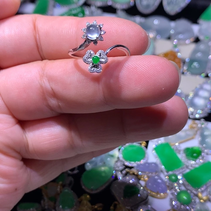 18K金镶嵌戒指翡翠