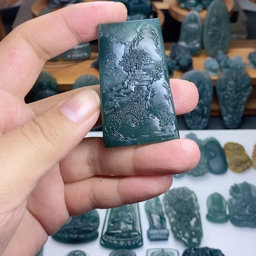 定制翡翠未镶嵌山水