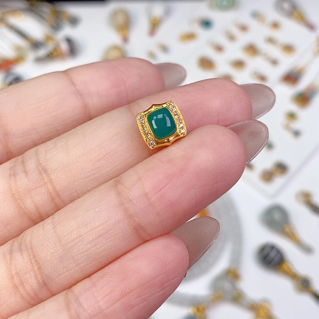 18K金镶嵌绿松石颈饰8.5x8.5x6.2