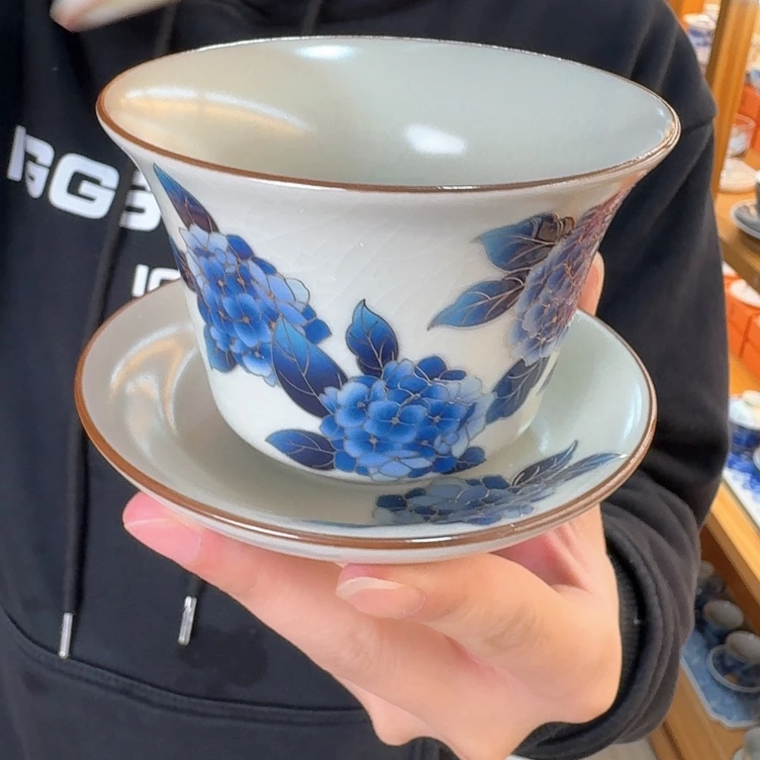 盖碗里的水煮开后放入