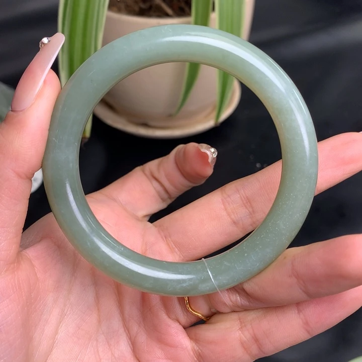 未镶嵌手镯和田玉51/58+