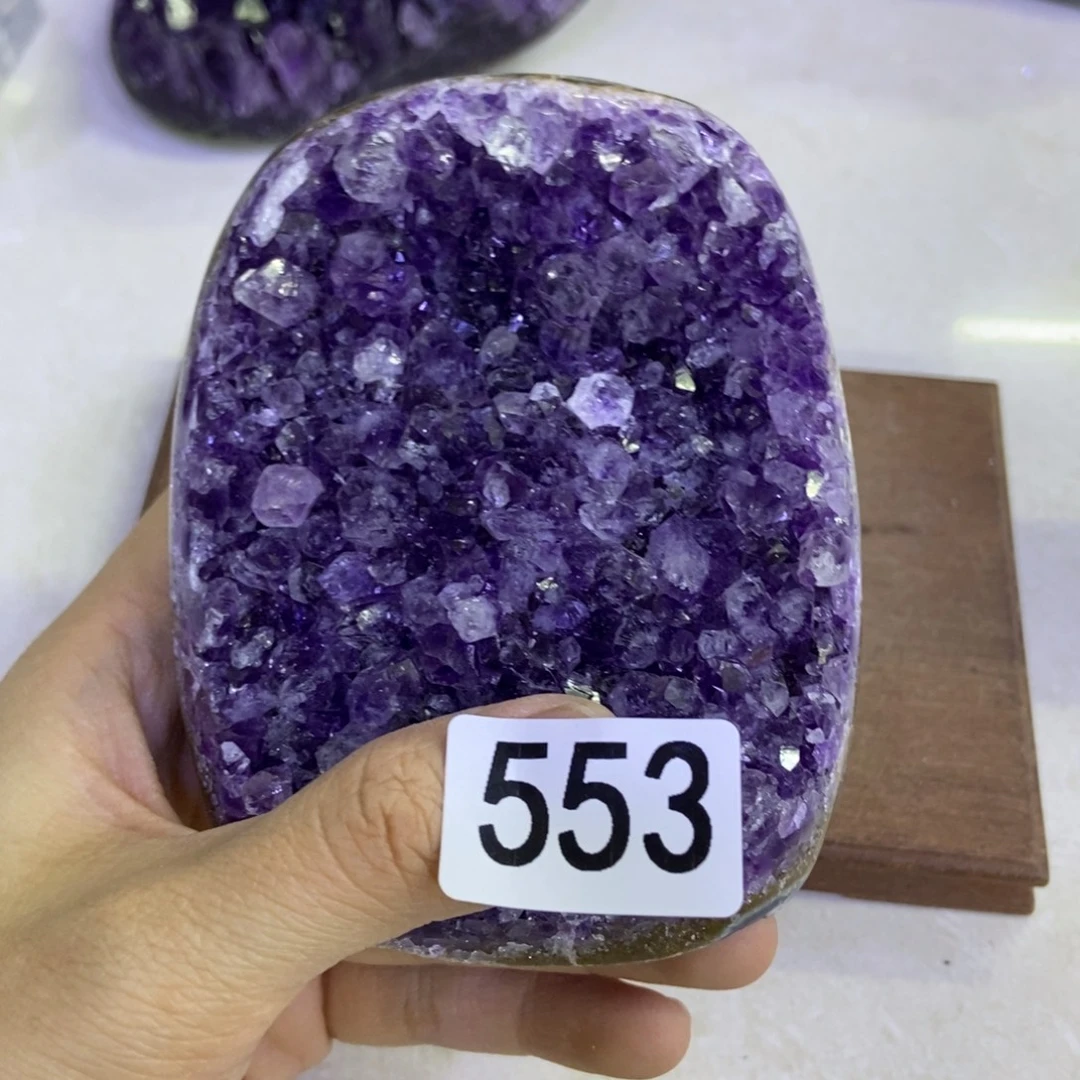 紫晶未镶嵌大型摆件（非配饰）