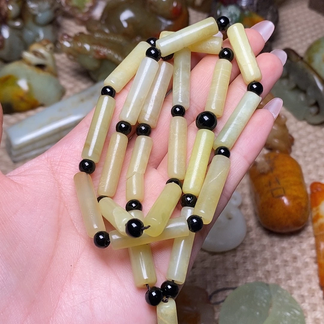 未镶嵌蛇纹石玉颈饰