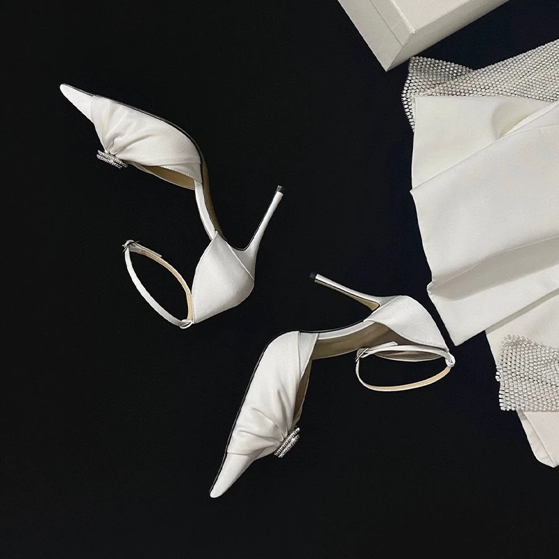 2025年新款mach同款法式包头凉鞋爱心水钻仙女风细跟一字带高跟鞋