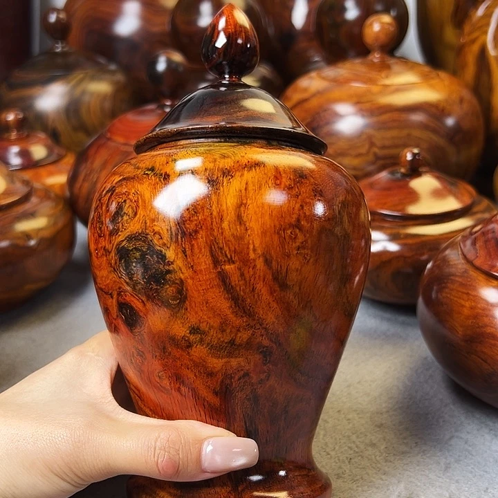 修**家老挝大红酸枝茶叶罐一个