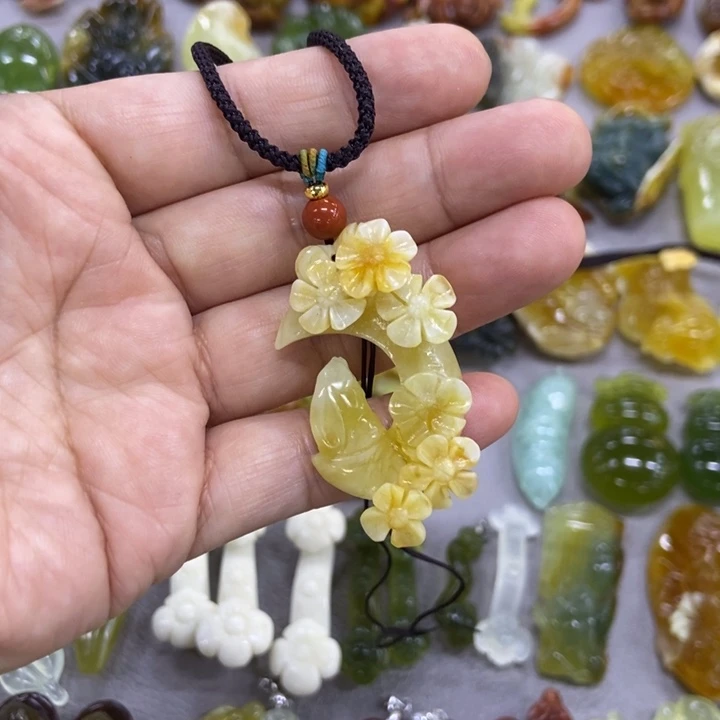 未镶嵌蛇纹石玉挂件