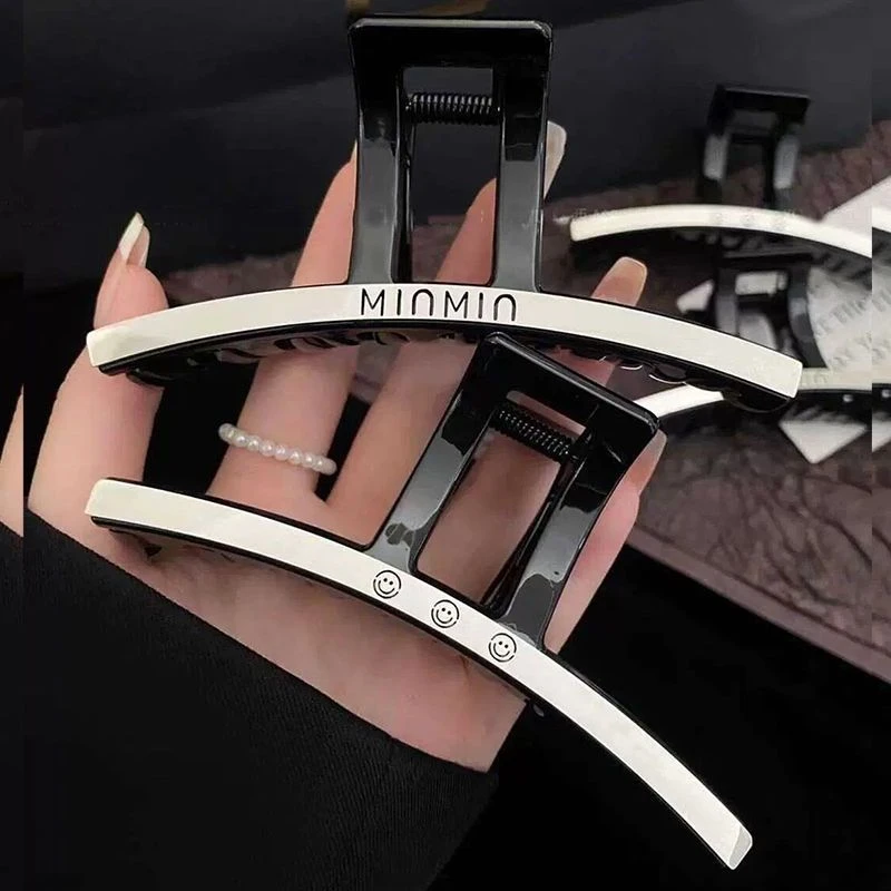 气质高级网红字母发夹新款抓夹洋气发卡盘发鲨鱼夹子夹盘头饰发抓