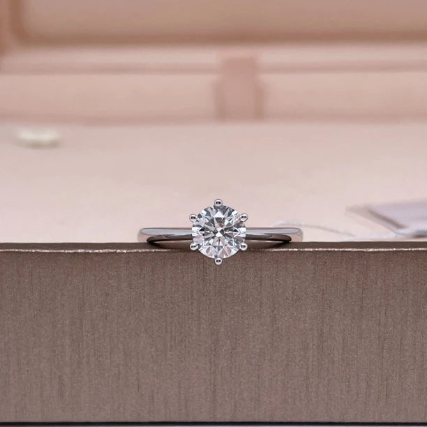 18K金主钻63分福家经典简约独钻六爪GIA 3EX N净度VS1颜色H 13#