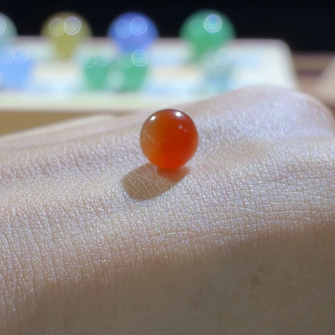 定制翡翠未镶嵌天然红有纹包容价