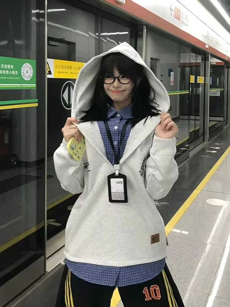 美式复古大V领刺绣假两件连帽卫衣女2025秋冬新款宽松慵懒上衣潮