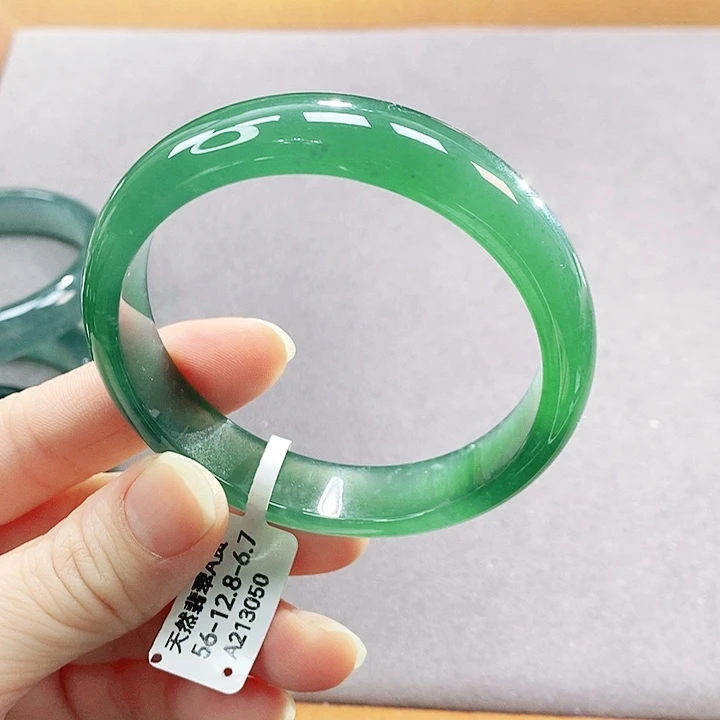 翡翠未镶嵌手镯（圆镯）