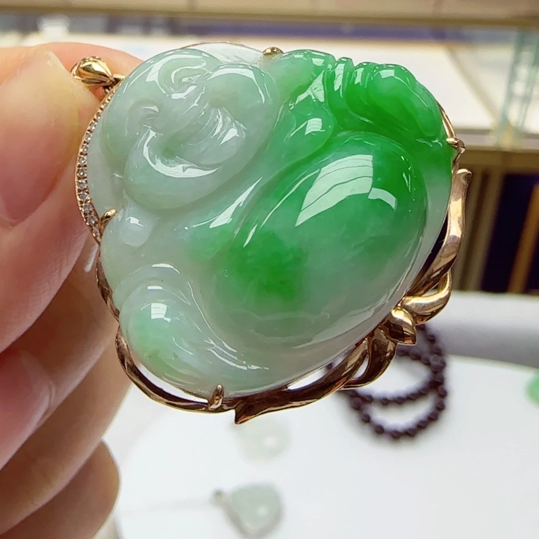 颈饰18K金镶嵌翡翠佛