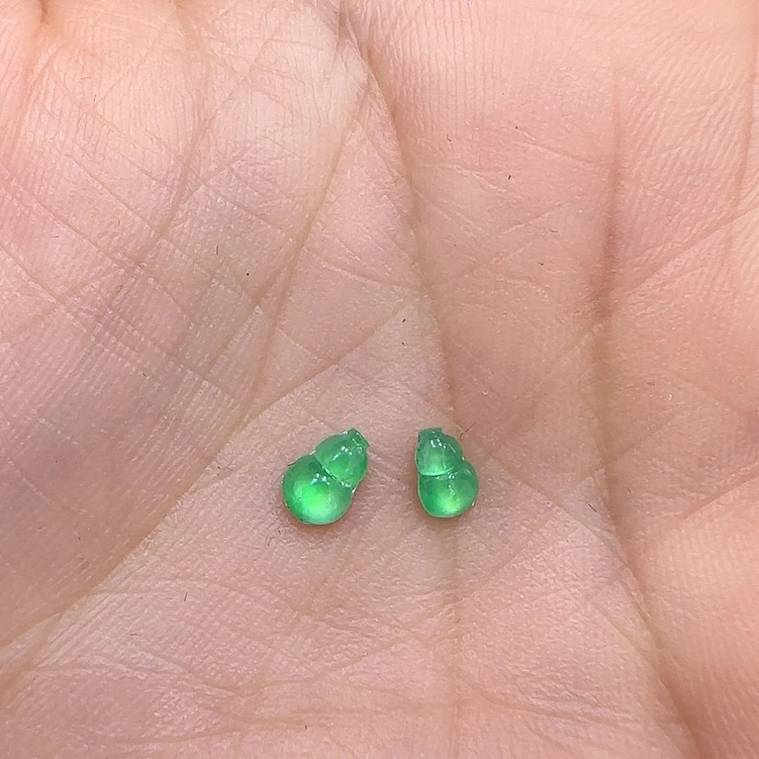 翡翠颈饰未镶嵌葫芦