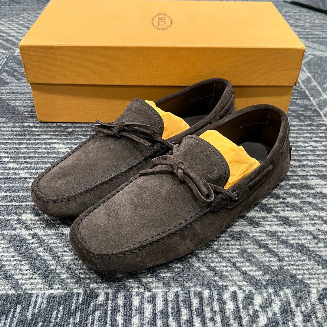 未使用 TOD’S/托德斯 Gommino 绒面革简约男士休闲鞋40码/1121