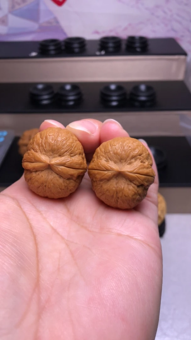 粗筋铁蛋云南野生铁核桃文玩