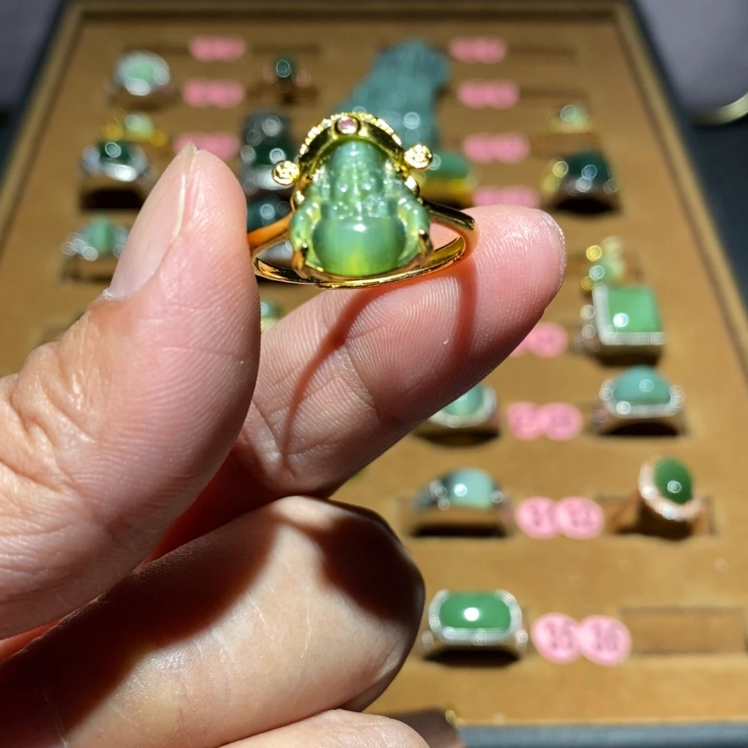 和田玉未镶嵌戒指