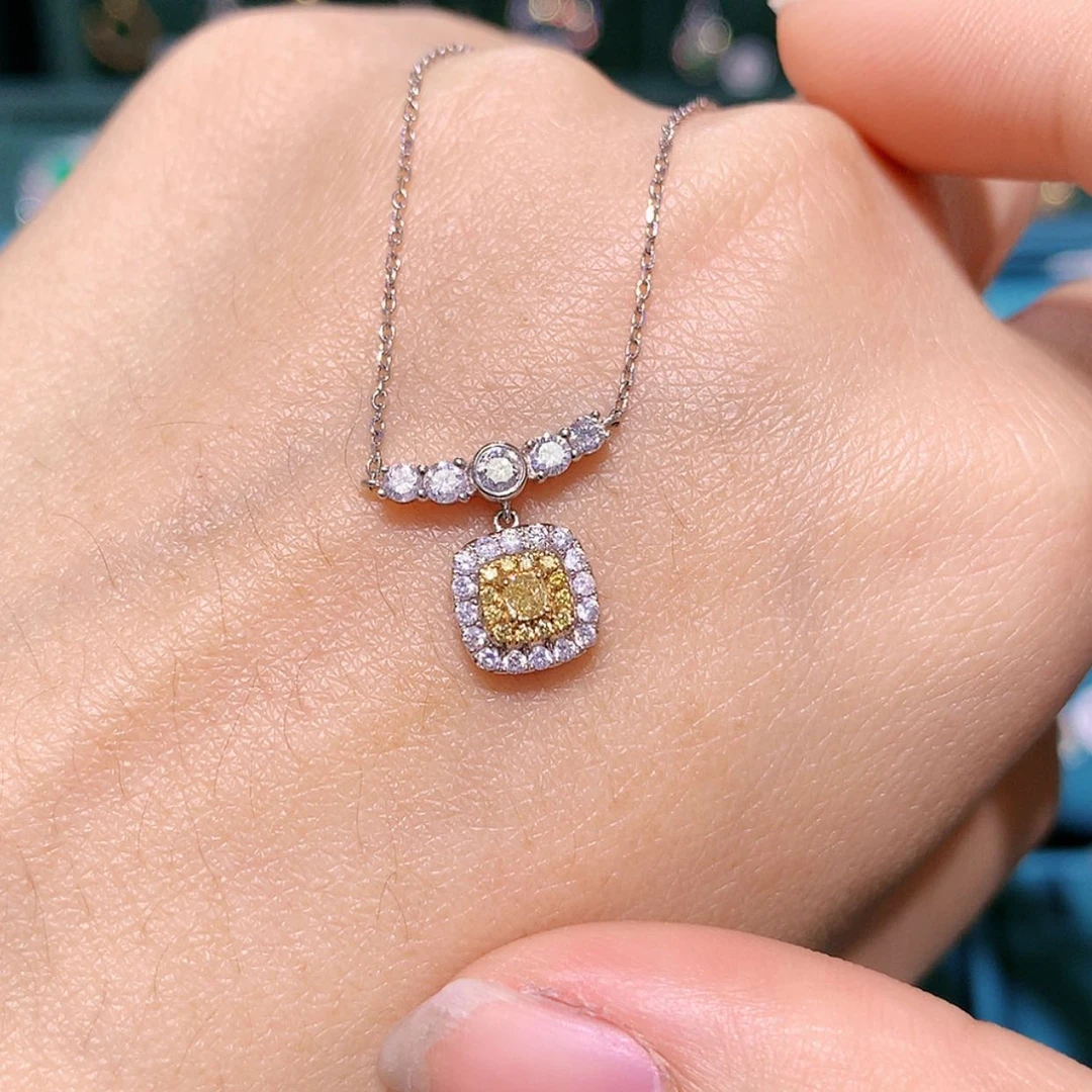 【闪购商品】钻石颈饰18K金镶嵌项链