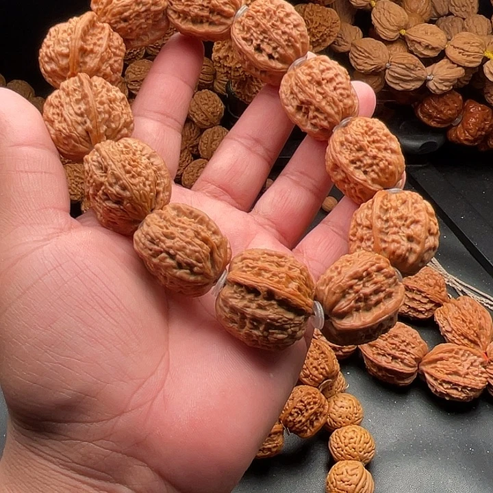 齐***圣文玩核桃吊坠15白狮子