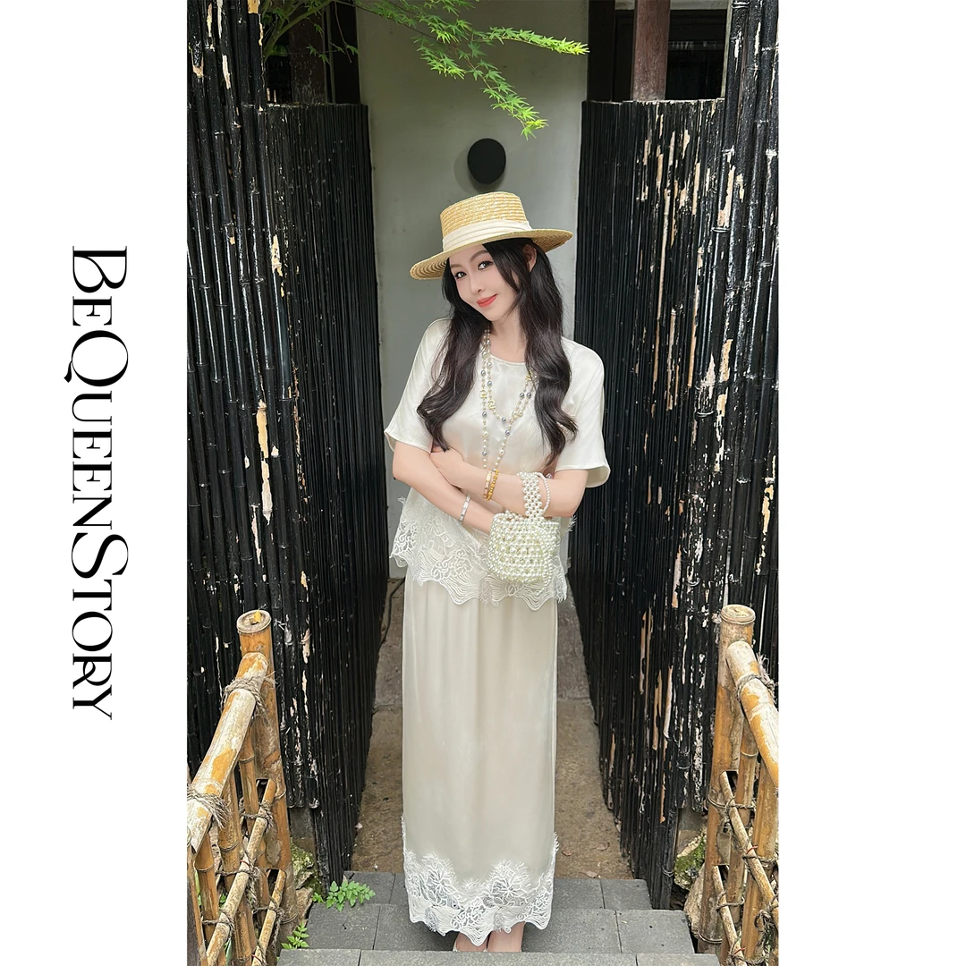 余潇潇【浮华世界】柔软舒适拼接蕾丝圆领上衣&包臀高腰半裙