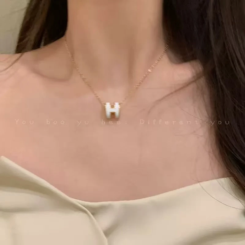 铜合金吊坠  简约裸色H字母项链女吊坠锁骨链气质时尚