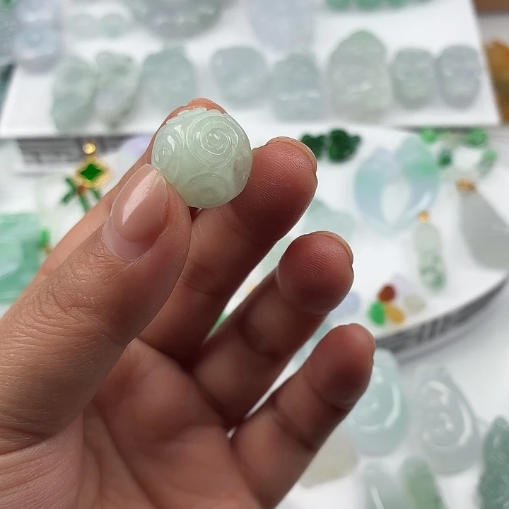 翡翠未镶嵌颈饰纯A