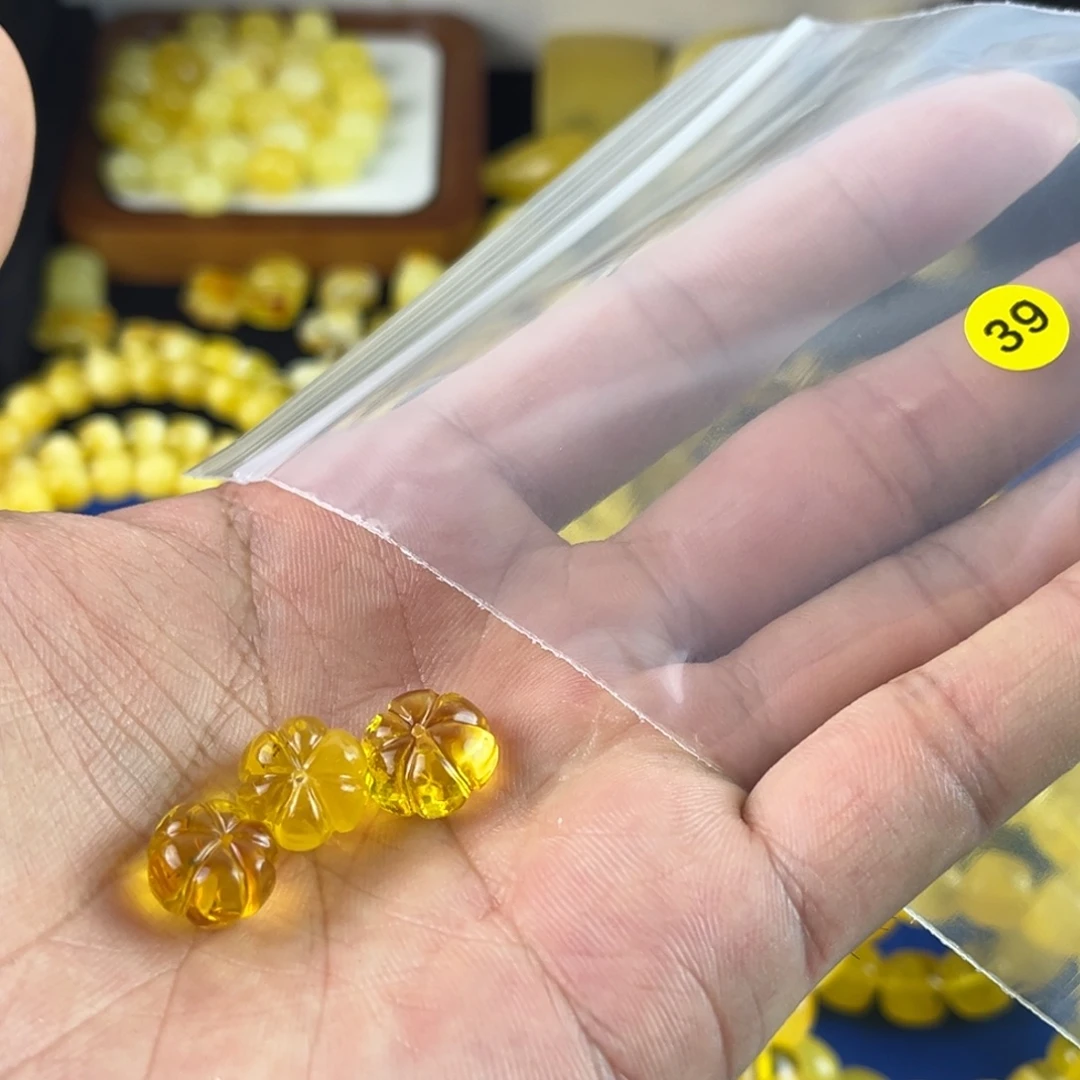 琥珀未镶嵌珠宝奇石