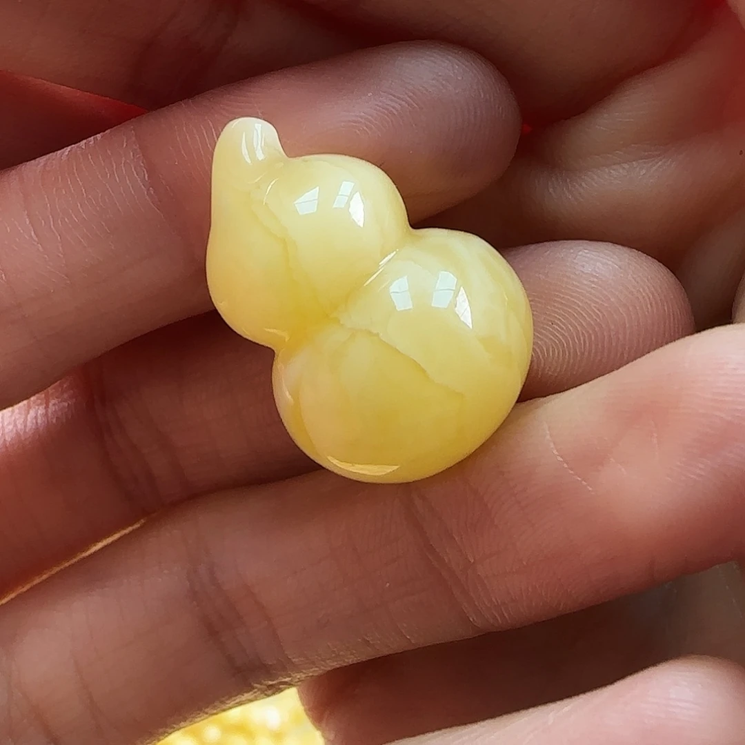 蜜蜡未镶嵌珠宝奇石