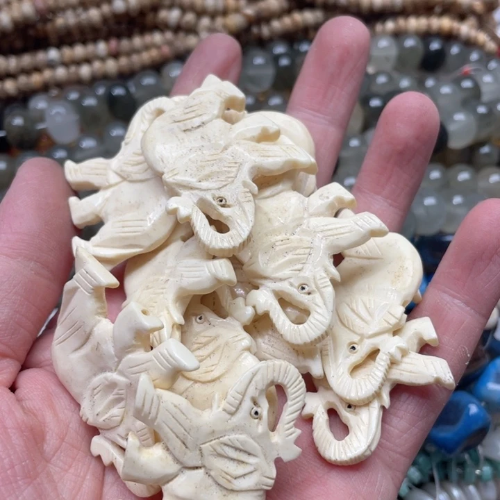 玛瑙/玉髓合金珠宝半成品一个牛骨大象吊坠