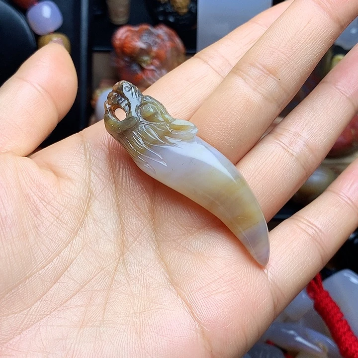 硅化玉未镶嵌吊坠(不含链)狼牙