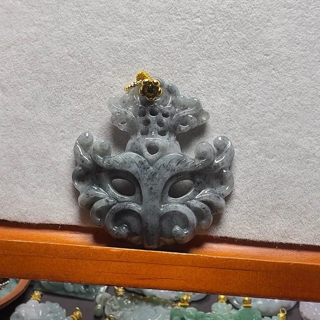 吊坠(赠链)未镶嵌翡翠