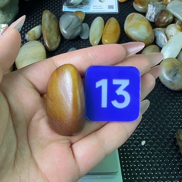 未镶嵌和田玉（糖玉）挂件