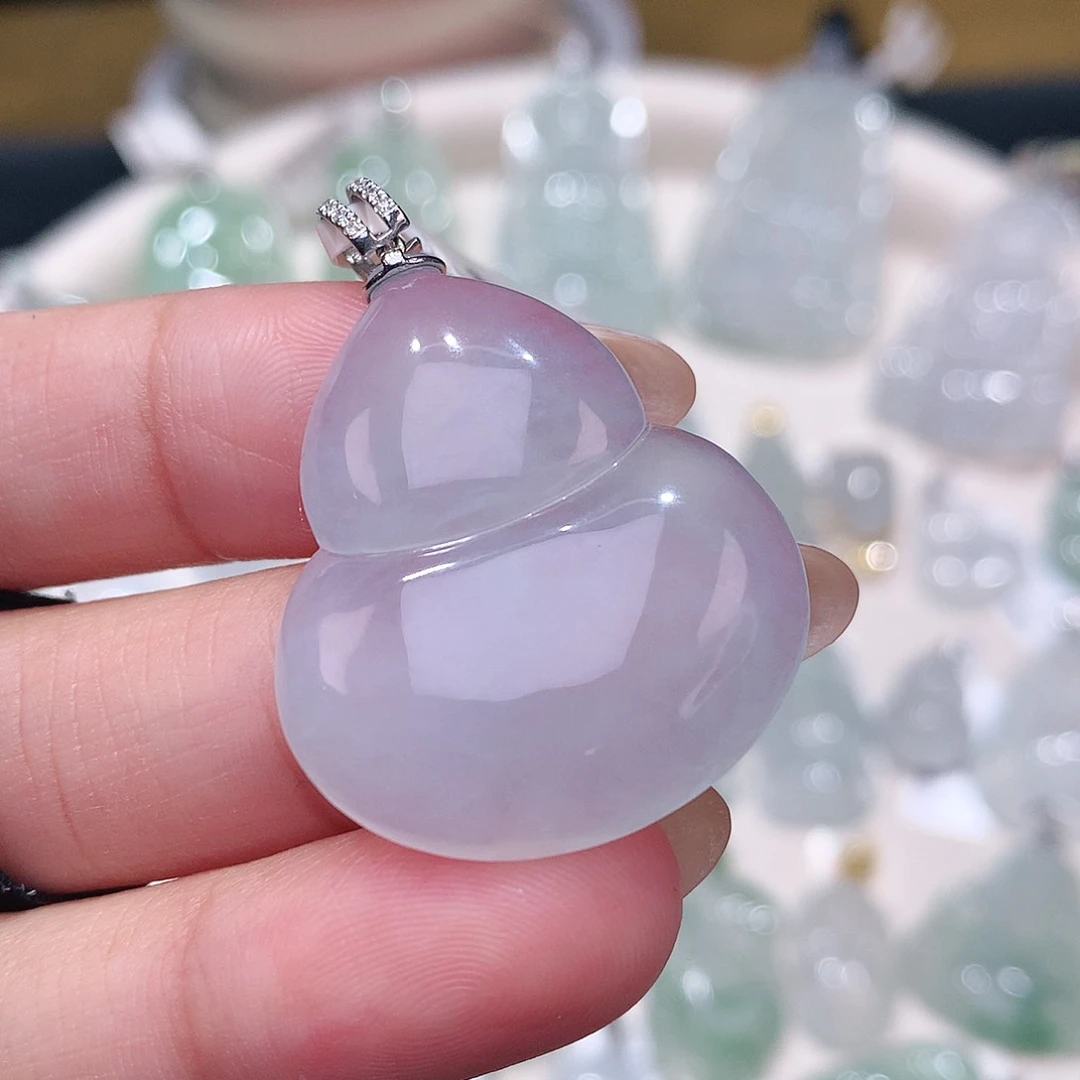 颈饰18K金镶嵌翡翠葫芦