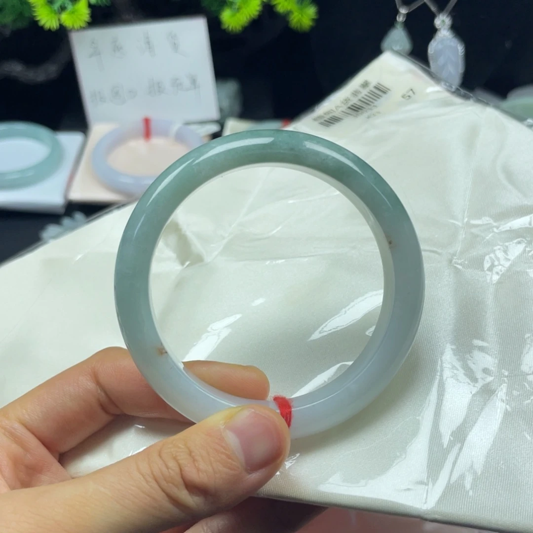 未镶嵌手镯翡翠天然翡翠手镯